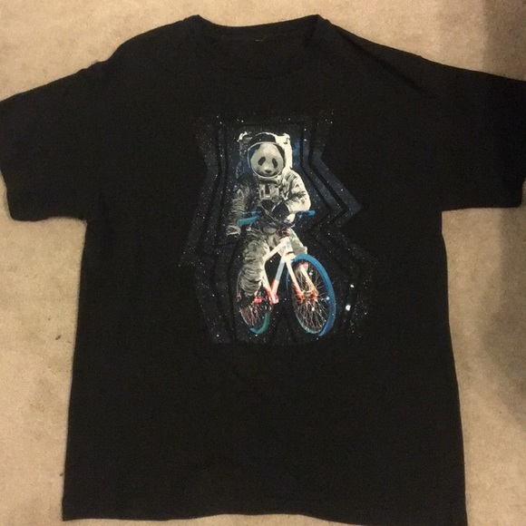 Space panda graphic tee shirt - Picture 2 of 3